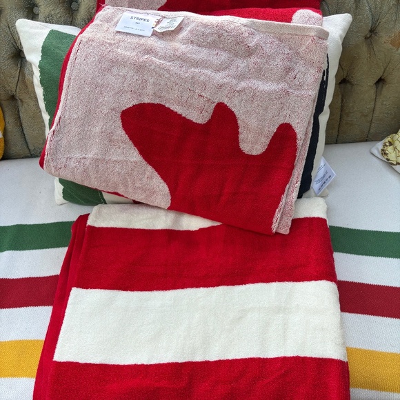 BUNDLE HBC Stripes Red/White & Maple Leaf COTTON Light Weight Beach Towels - Picture 1 of 8